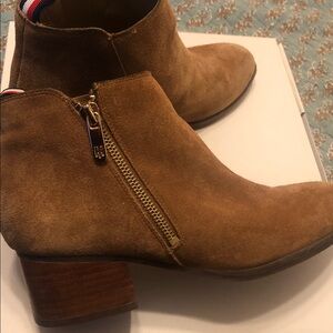 Tommy Hilfiger tan suede boots
